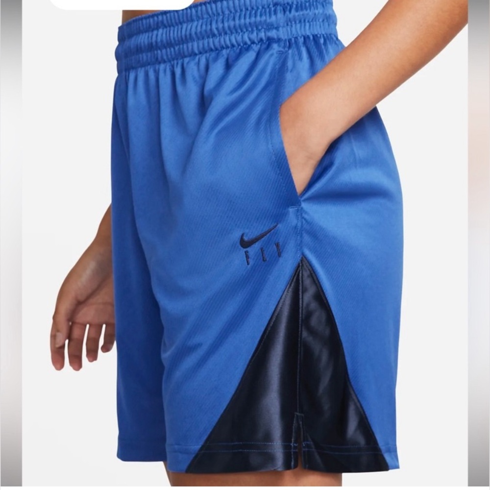 NWT Nike Fly Women’s Basketball Shorts Blue Small